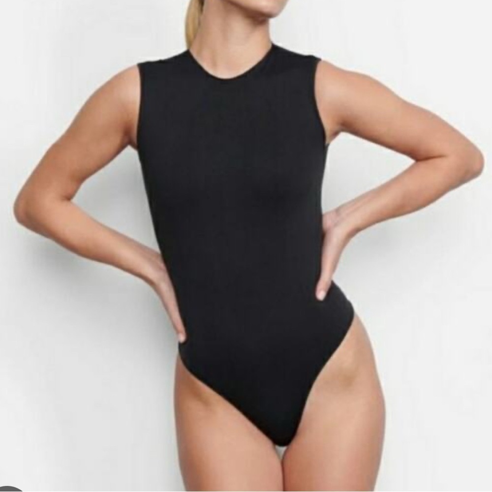 House of Harlow 1960 Black Sleeveless Bodysuit New Size S
